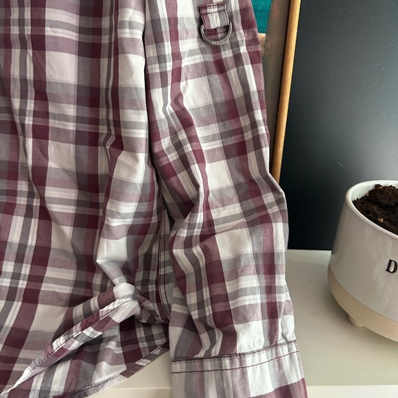 Guess Maroon and White Plaid Casual Shirt XL Embroidered - Picture 3 of 16